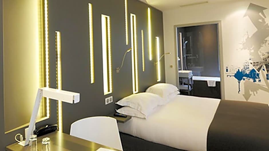 Arc De Triomphe Etoile Hotel