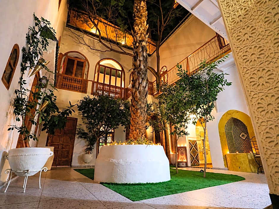 Riad O LY
