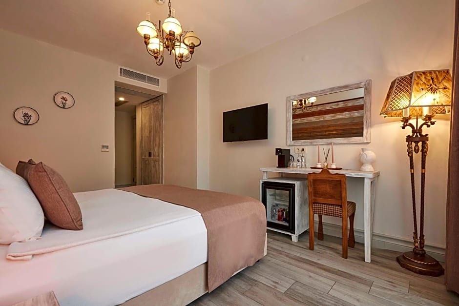 AlaBora Hotel