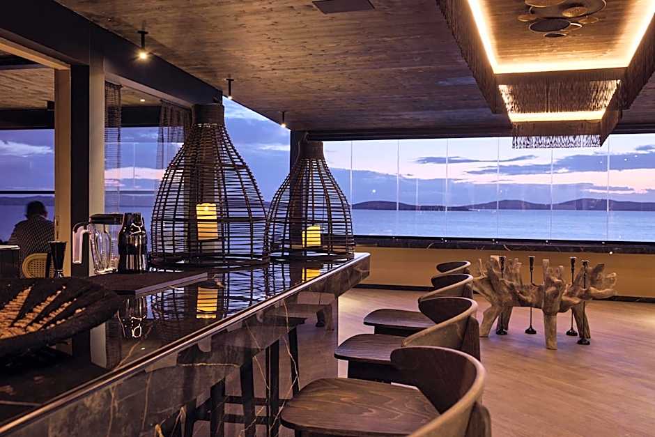 Amazon Mykonos Resort & Spa