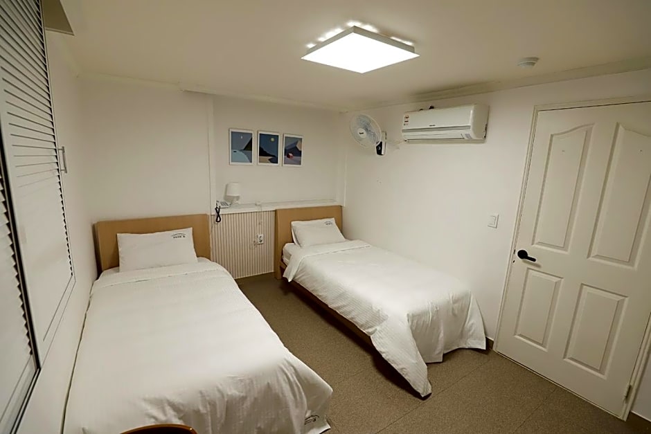 Stay RomanticTrip_Hostel