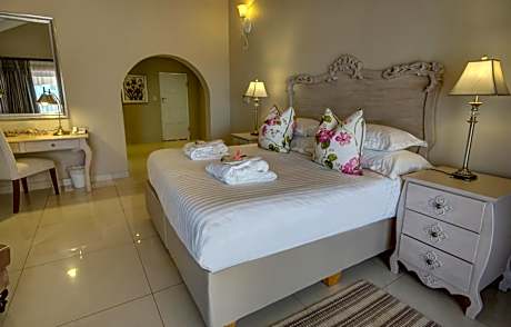 Suite with Garden View