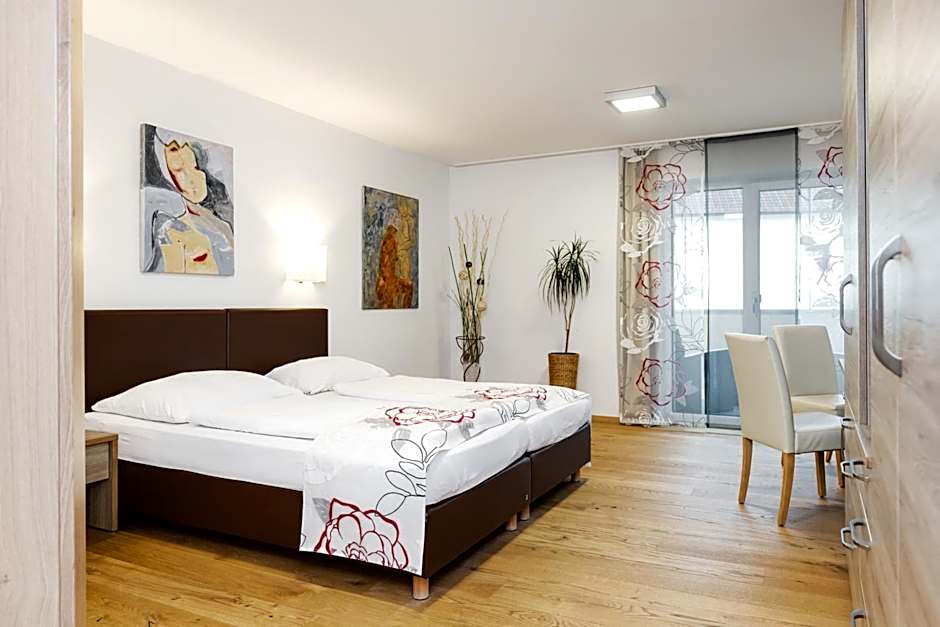Photo 1 of 5 of Triple Room
