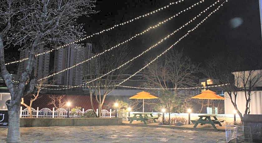 With U Hotel & Guesthouse