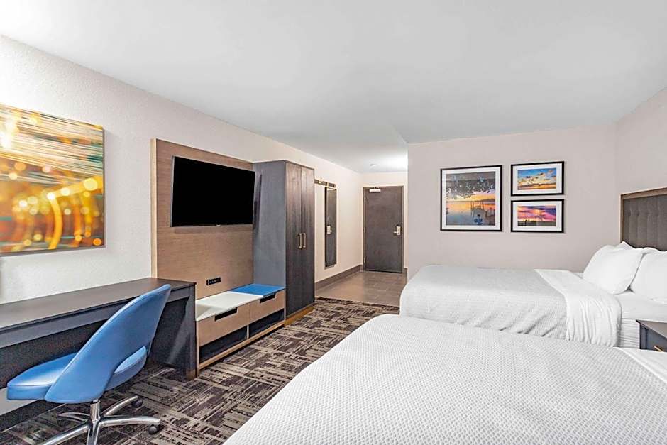 LaQuinta Suites by Wyndham South Bend Notre Dame Area