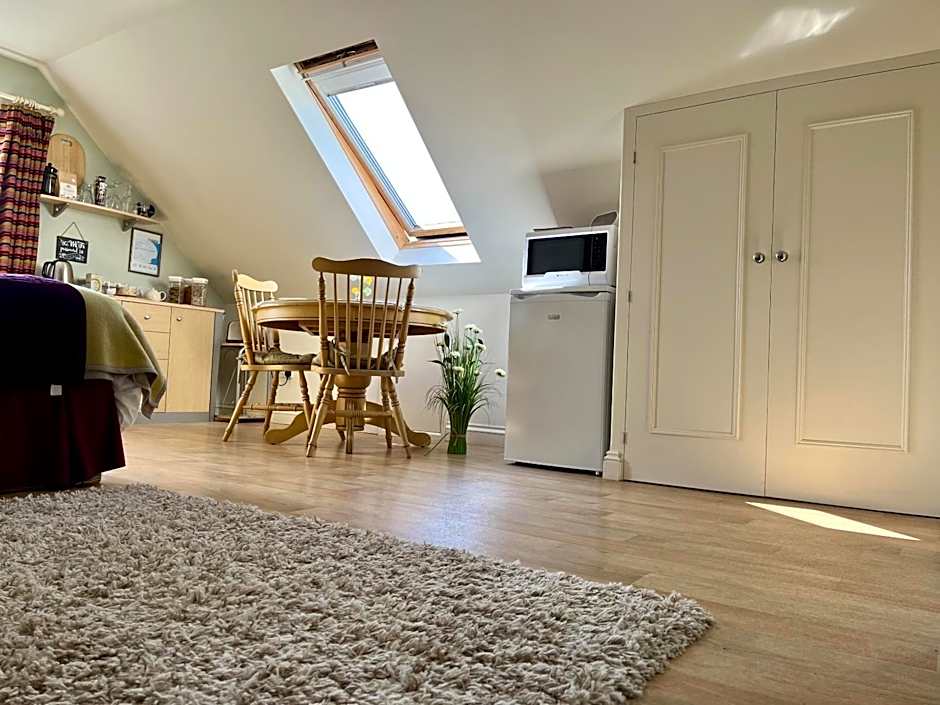 Priors Oak - A Cosy Studio with Countryside Views in Dorset