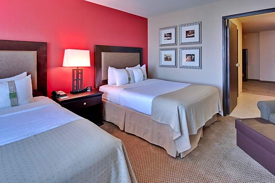 Holiday Inn & Suites Bakersfield by IHG