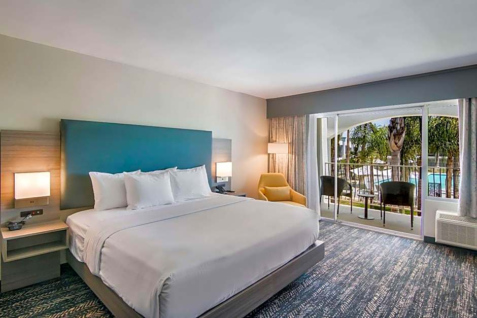 The Hourglass Hotel, Ascend Hotel Collection