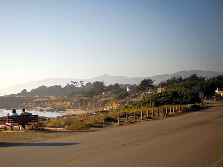 Cambria Shores Inn