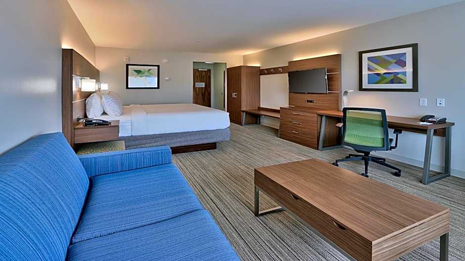 Holiday Inn Express & Suites Broomfield By IHG