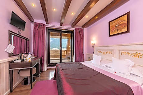 Freya Room with Mountain View