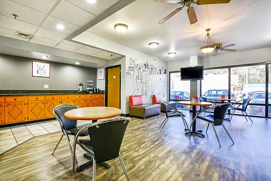 OYO Townhouse Inn Jacksonville AR