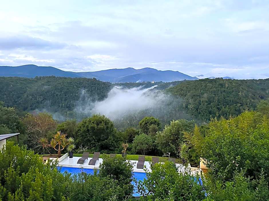 Hog Hollow Country Lodge
