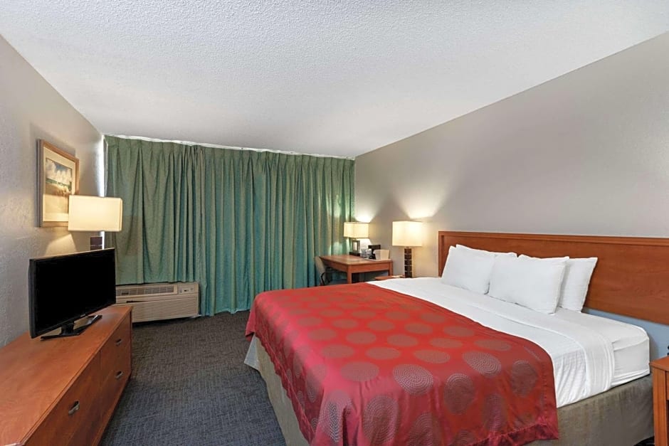 Ramada by Wyndham West Palm Beach Airport