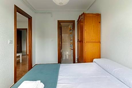 Apartment with Mountain View