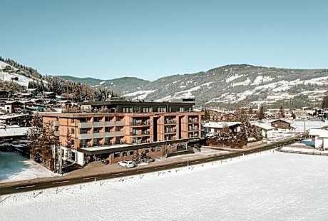 AlpenParks Hotel & Apartment Taxacher