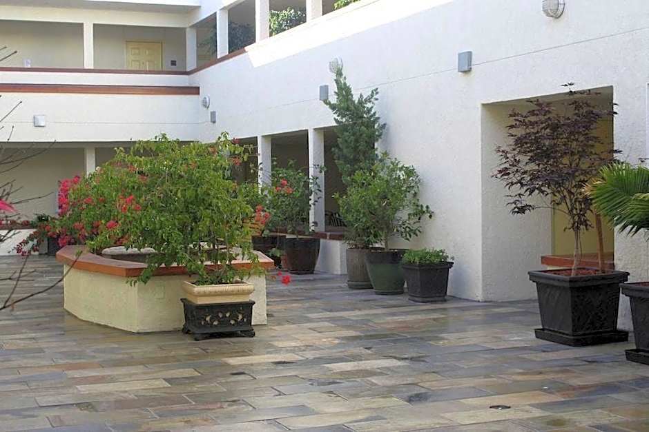 Airport Inn