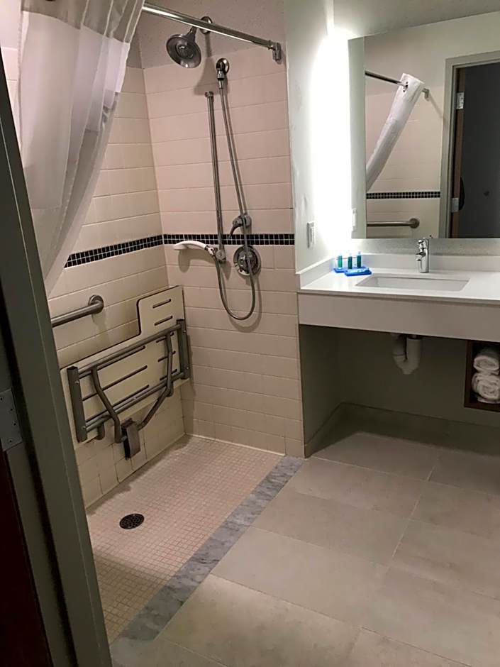 Holiday Inn Express Rochester-Victor By IHG