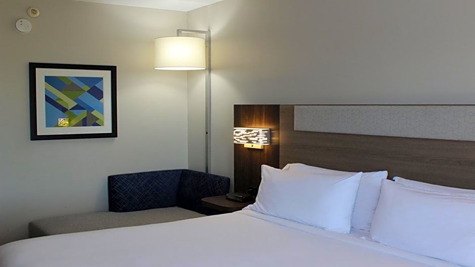 Holiday Inn Express Hotel & Suites - Wilson - Downtown, an IHG Hotel