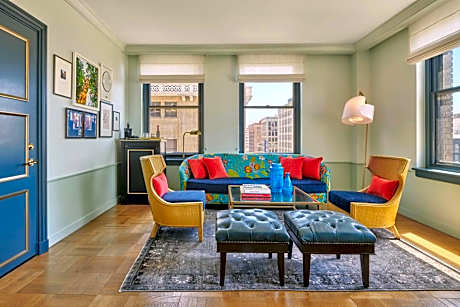 One-Bedroom Olive King Suite with City View