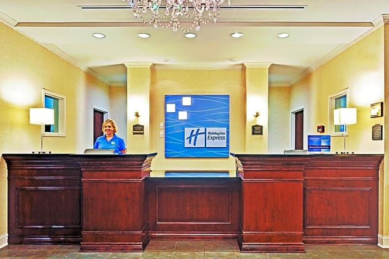 Holiday Inn Express & Suites Dyersburg by IHG