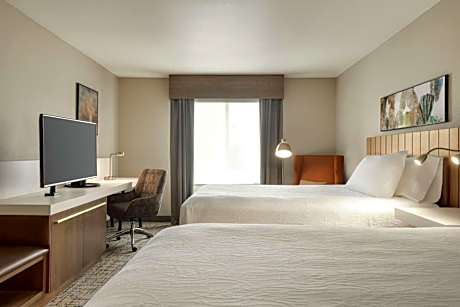 2 Queen Beds