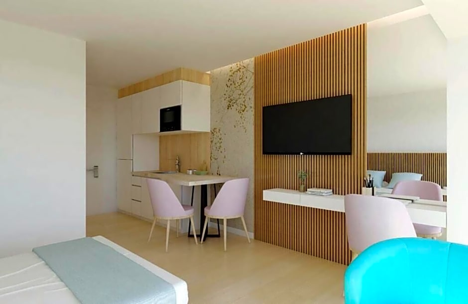 Aparthotel BCL Levante Beach