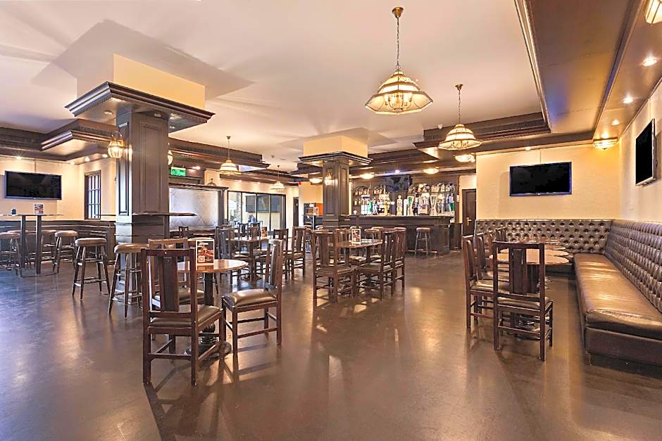 Al Hamra Village Hotel