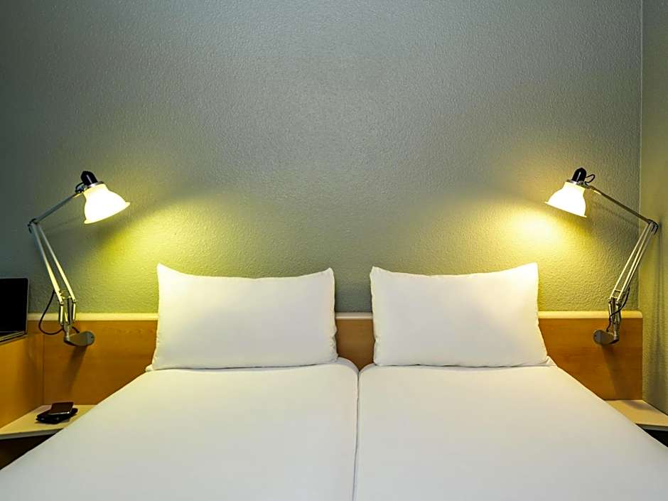 Ibis Paris La Villette Cite Des Sciences 19Eme