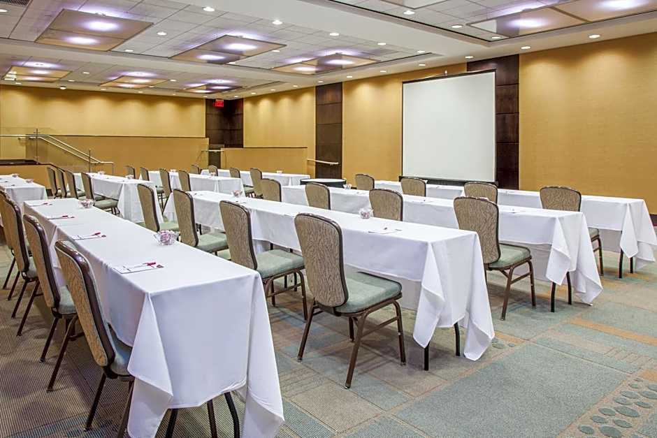 Crowne Plaza Hotel Glen Ellyn/Lombard By IHG