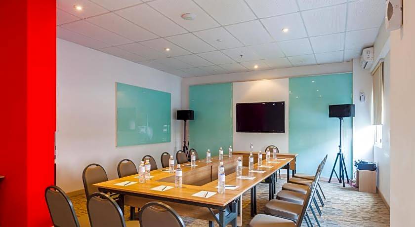 Monoloog Hotel Pekanbaru