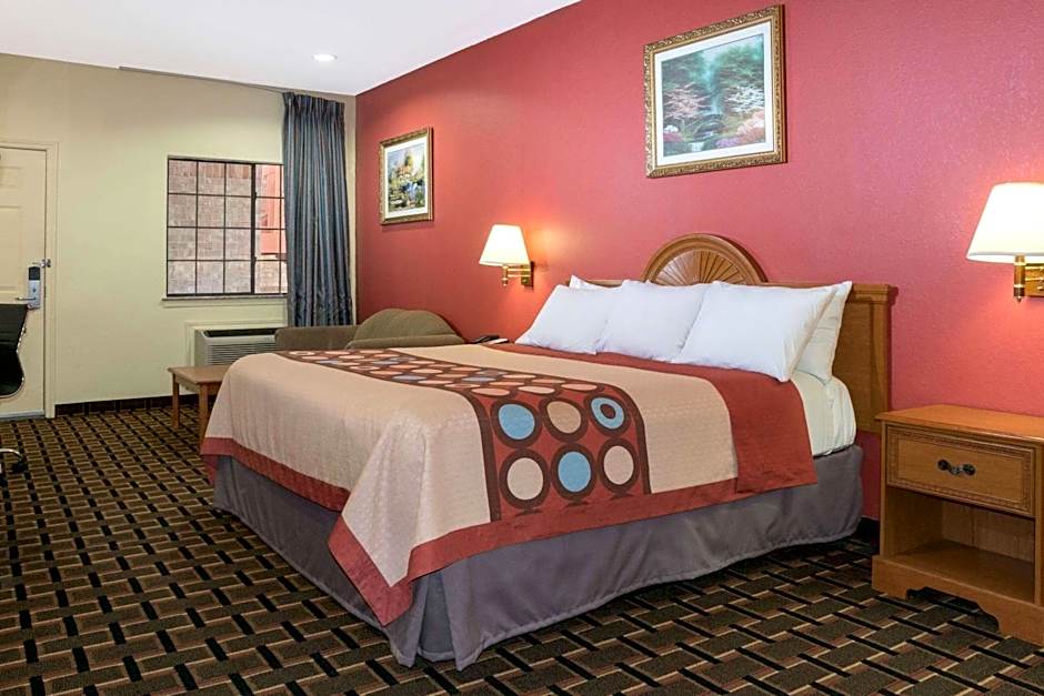 Super 8 by Wyndham Stafford Sugarland Area