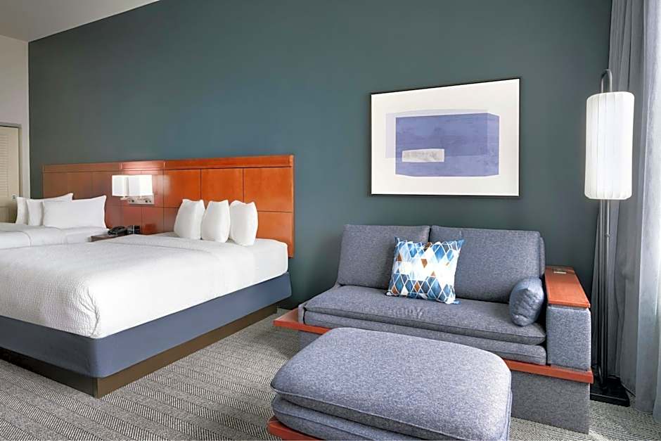 Courtyard by Marriott Lincoln Downtown/Haymarket
