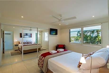 Superior Two-Bedroom Apartment - Water View