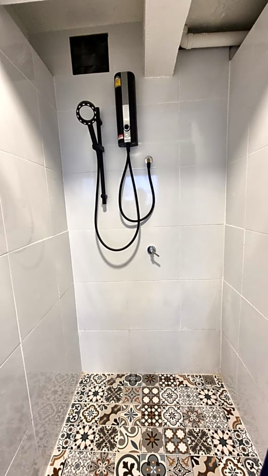 Glur Hostel Pattaya Walking Street