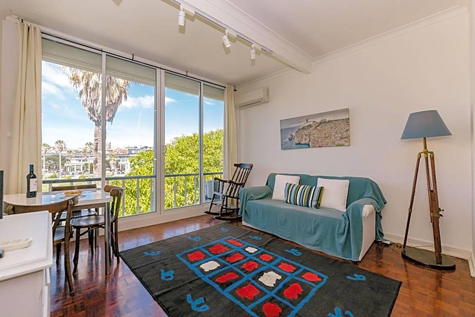 Rent4Rest Estoril Beachfront Apartments