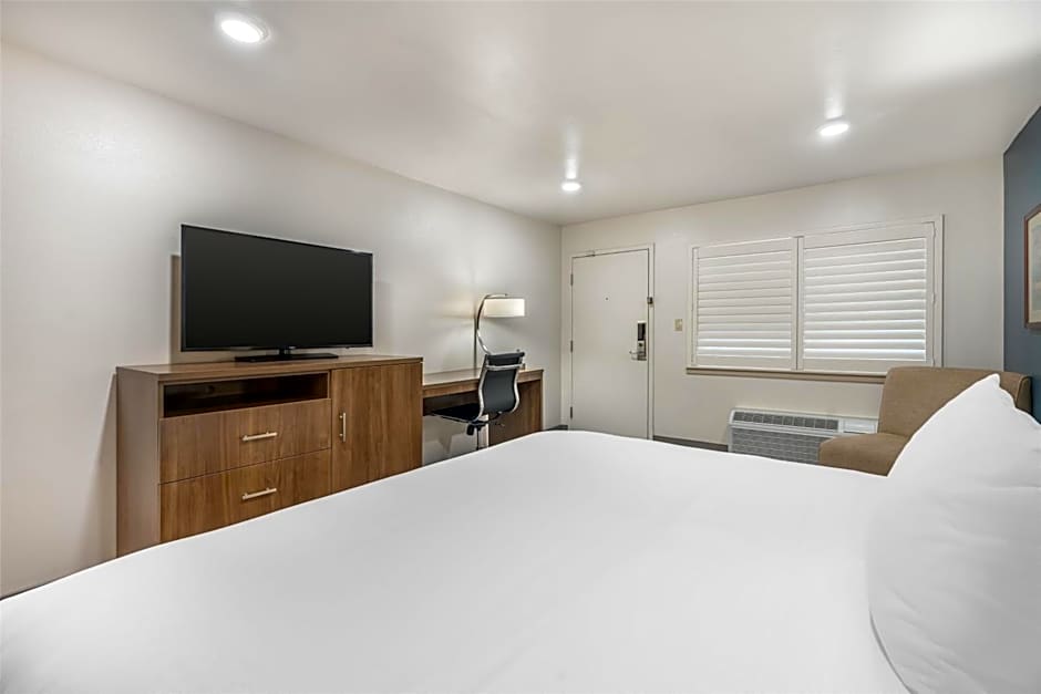 Best Western Plus Clocktower Inn
