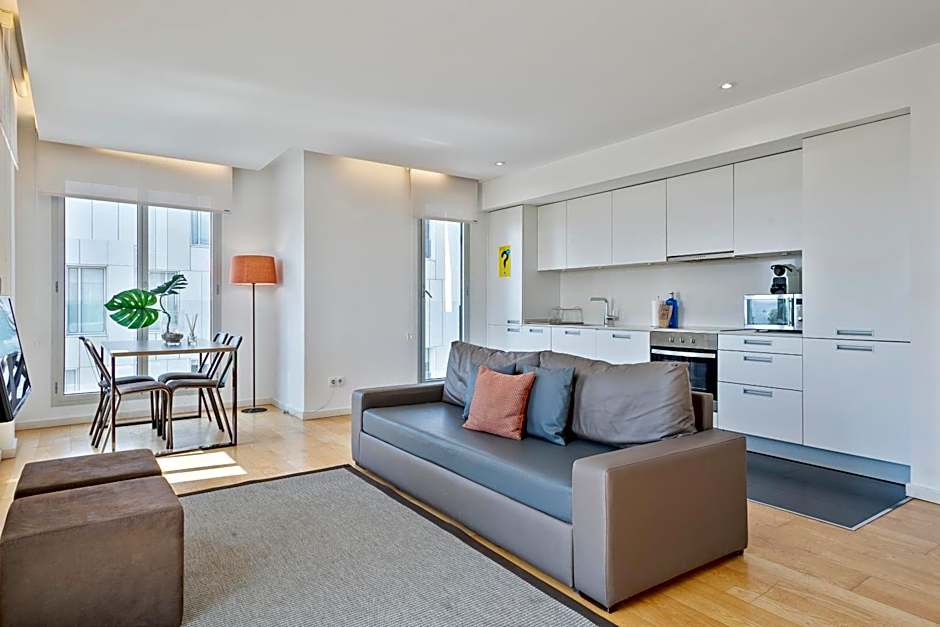 Lugaris Beach Apartments