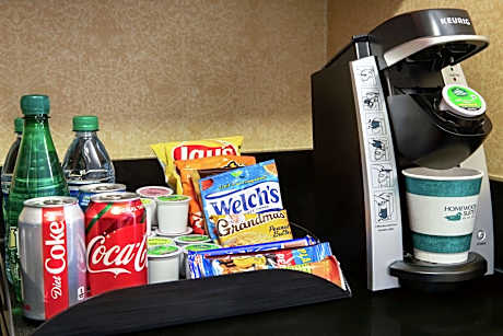 King Suite with Tub - Mobility Accessible