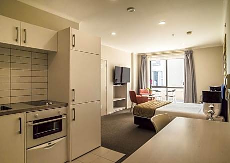 Queen Studio with Harbor View