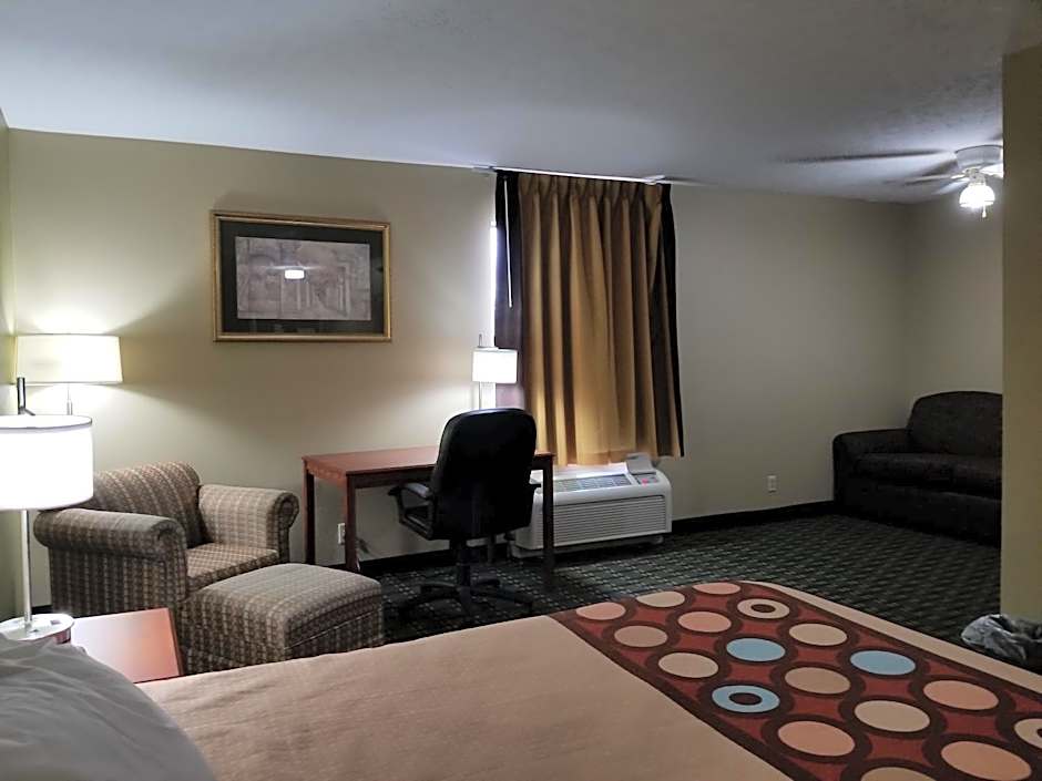 Super 8 by Wyndham Bellefontaine