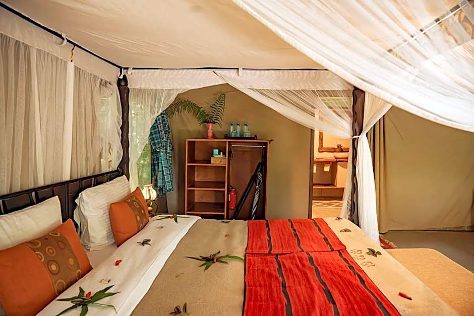 Exploreans Mara River Camp