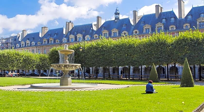 Hotel de Neuve by Happyculture