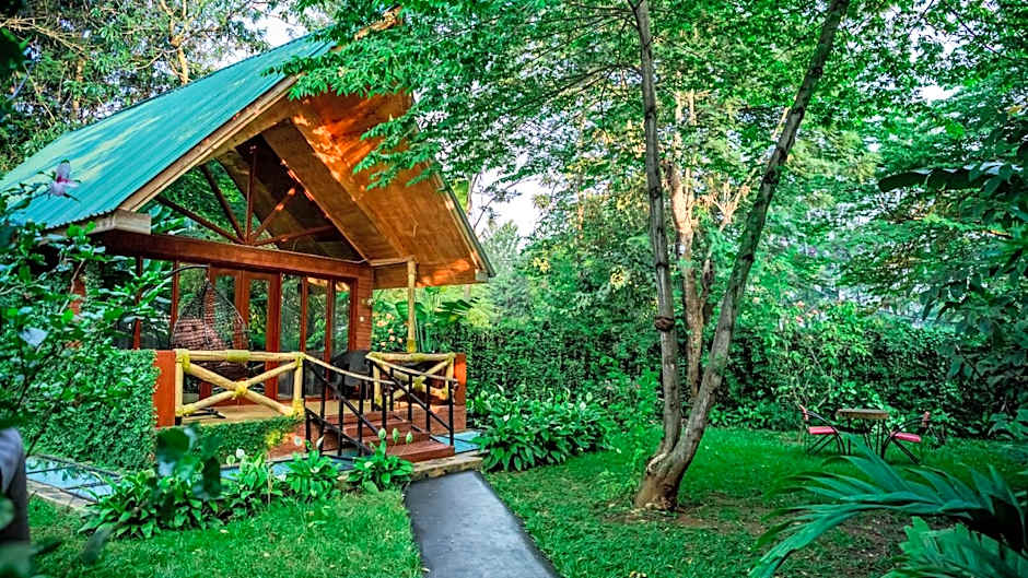 Shose Farmhouse Chalets & Campsite