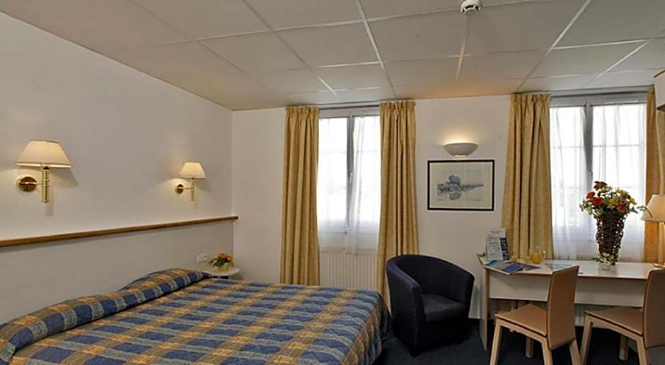 Hotel De La Mer