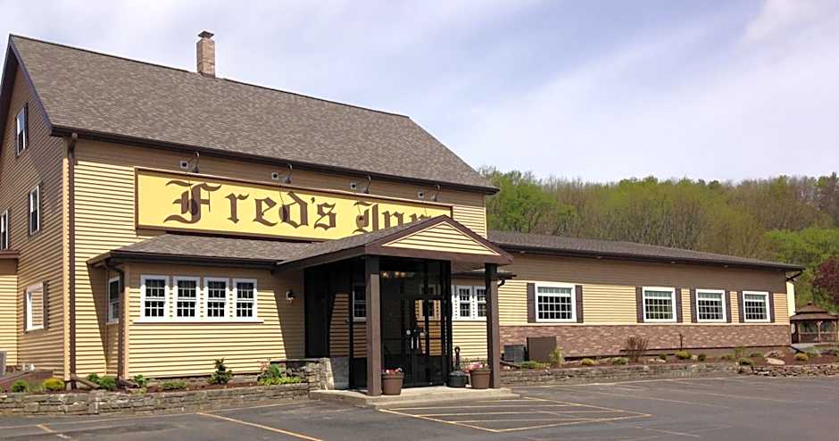 Fred's Inn Restaurant & Lodging