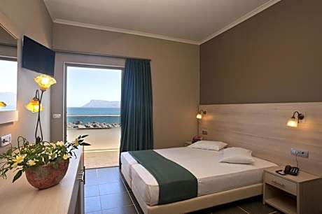 Double or Twin Room with Sea View