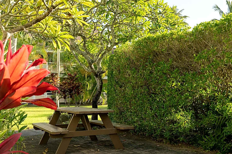Plantation Hale Suites