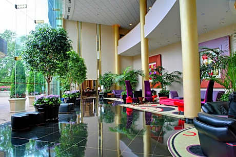 DoubleTree by Hilton Washington Dulles Airport