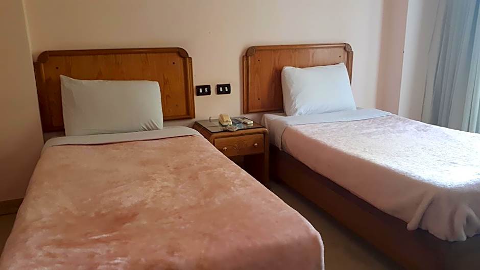 New Pola Hotel